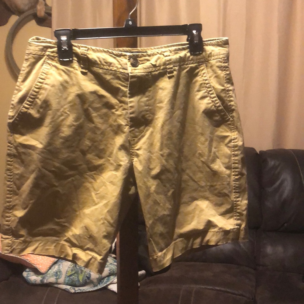 Men’s Khaki shorts